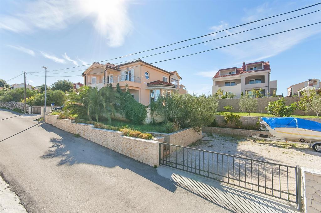 Apartments Ema Ražanj المظهر الخارجي الصورة